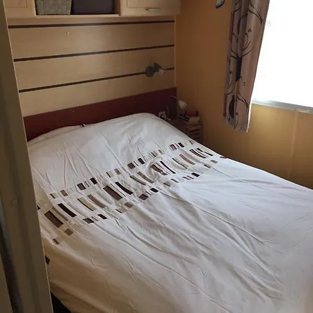 Mobile Home, Apremon Κάμπινγκ